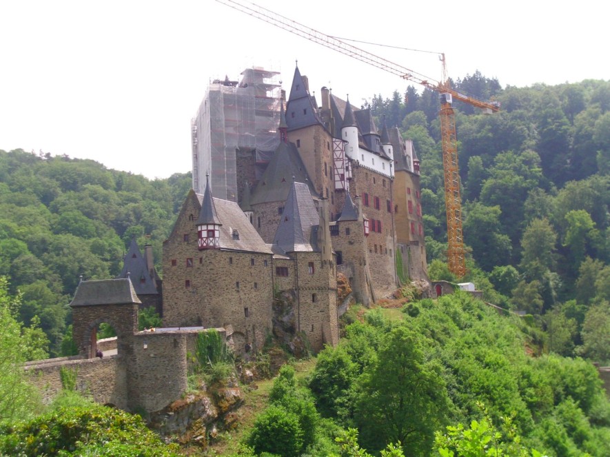 Die Burg Eltz konnte man früher auf den 500 - Mark Scheinen bewundern