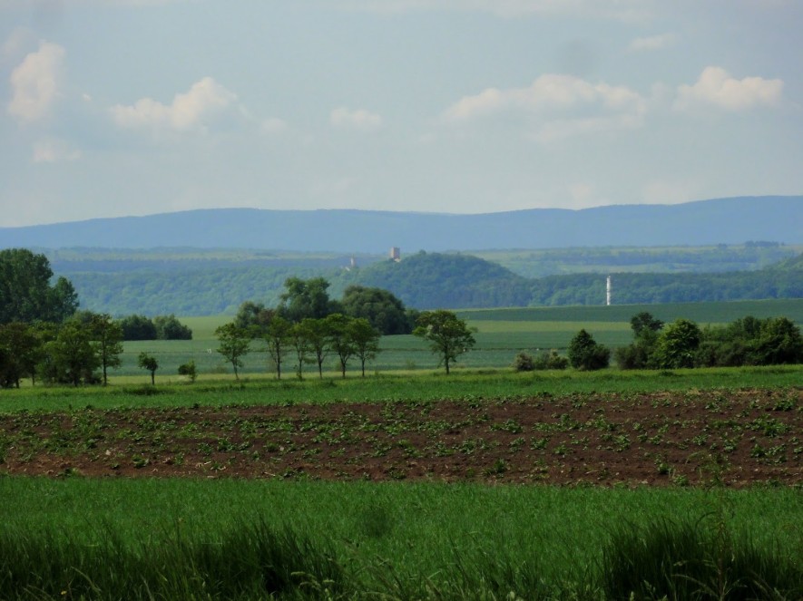 Blick zur Burg Gleichen (vorn) und zur Mühlburg